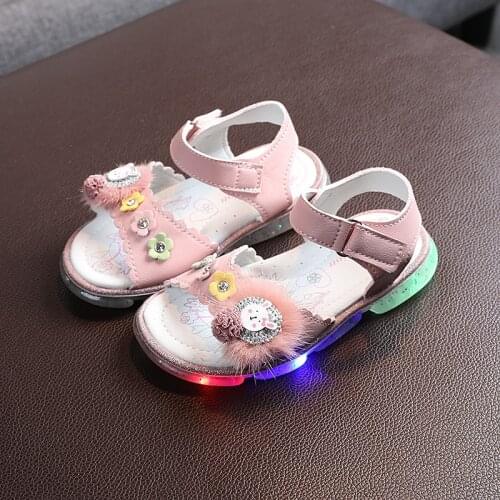 2021 New Childrens Luminous Sandal Kids Shoes LED Light Up shoes Girls Soft-soled Beach Slippers Fashion Casual Glowing Sandals
