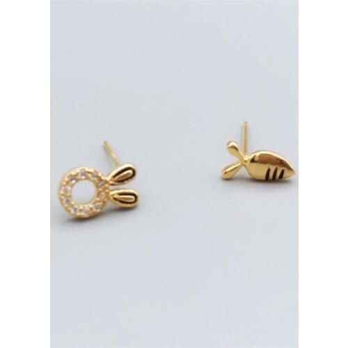 New Arrival Creative Asymmetry Cute Temperament 925 Sterling Silver Jewelry Rabbit Radish Crystal Gold Stud Earrings SE535