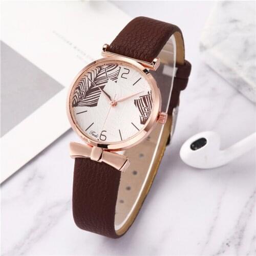 Fashion Maple Leaves Quartz Watches for Women Stylish Leather Belt Ladies Watch Analog Wristwatches Female Clocks Reloj Mujer
