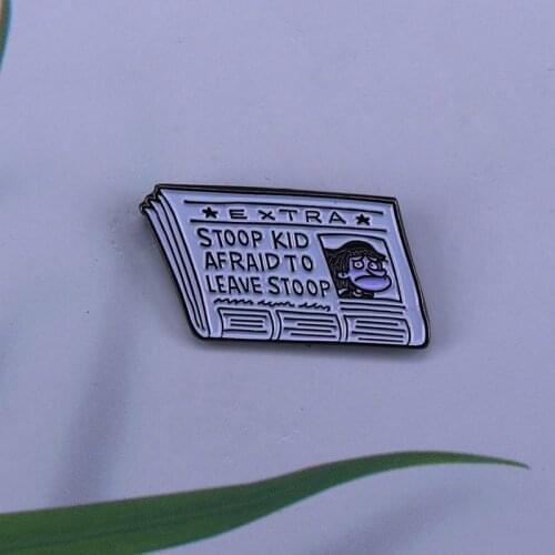 Arnold Stoop Kid cartoon newspaper Pin memorable headline brooch shirt backpack acces