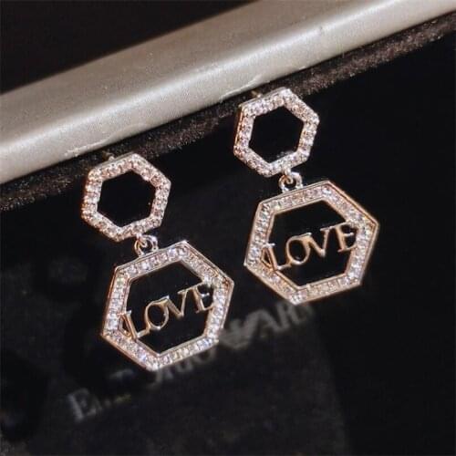 Ear stud of European and American fashion popularity contracted cold air exaggerates eardrop Korean temperament earpiece new tre