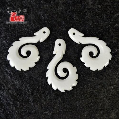 3PCS Handmade Carved Yak Bone New Zealand Maori FISH HOOK Pendant Jewelry Making Beads DIY Jewelry Accessory 40mmX24mm hole 2mm