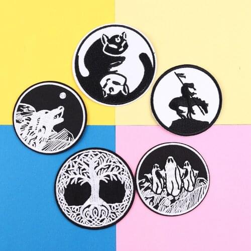 Punk Black and white cat Embroidered wolf Patches Iron On for Clothing Appliques On horseback Badges Coats Hats Shoes Parches