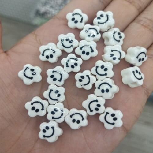 15pcs Smile Face White Plum Blossom Ceramic Beads Diameter11mm Thick6mm Loose Spacer Flower Ceramics Bead For Jewelry Making DIY