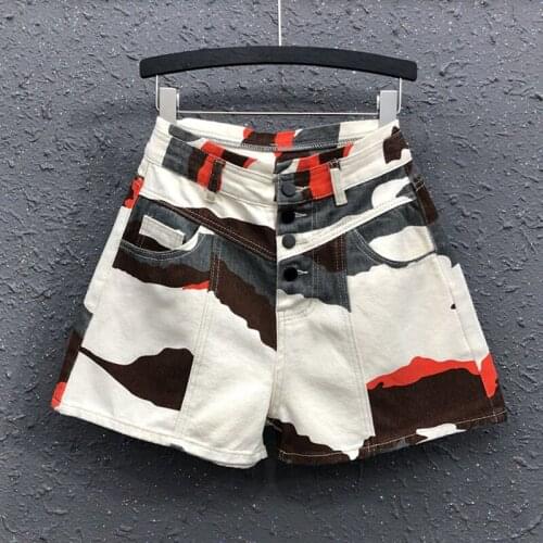 2021 Summer Casual Women High Waisted Button Fly Camouflage Wide Leg Denim Shorts , Korean Fashion Woman Shorts