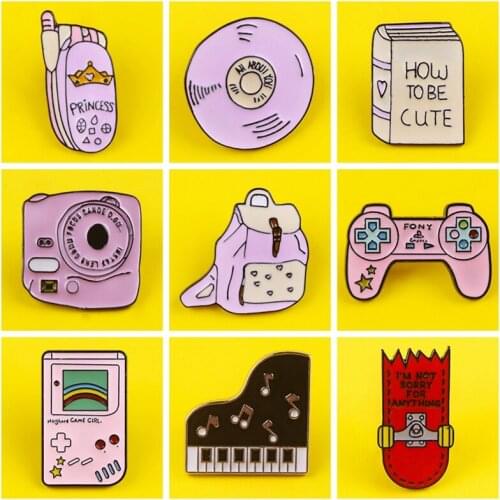 Pulaqi Game Gamepad Brooch Pins Cartoon Enamel Brooch Pin Jewelry Brooches Denim Collar Badge Phones Camera Bag Pins Friend Gift