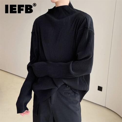 IEFB 2021 Autumn New Mens Wear Niche Design Pleated Long Sleeve Turtleneck T-shirts Loose Fashionable Black White Tops 9Y9202