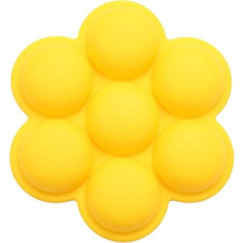 1PC 7 Grips Baking Tools Silicone Cake Mold Pudding Handmade Soap Mold Smile Face Ice Cream Chocolate Mold Random Color LB 365