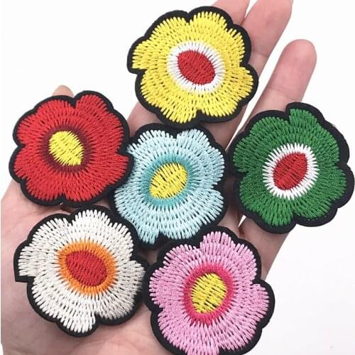 1PCS New Arrival Pink White Red Yellow Flower Icon Embroidered Sewing Patch Iron On Applique DIY Clothes Apparel Decoration