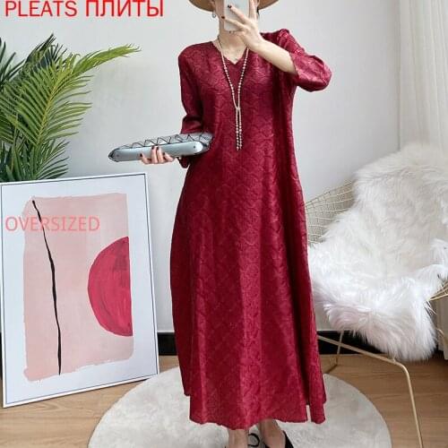 European American Fashion Heavy Industry Embroidered Miyake Pleated Embossed Dress Minimalist Temperament Long Dress 3/4 Sleeve