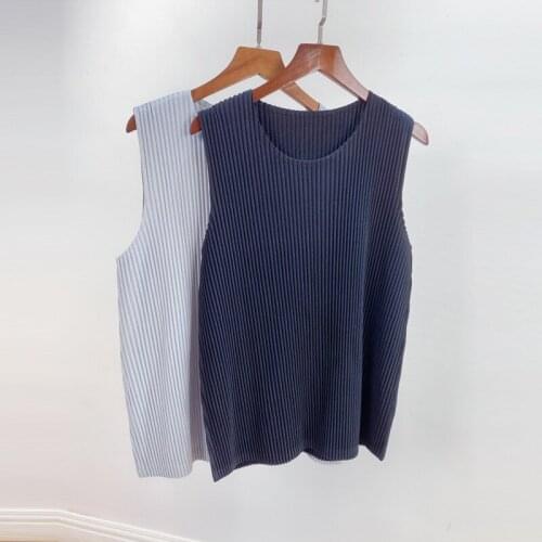 Plus Size Top For Women 45-75kg 2020 New Round Neck Sleeveless Solid Colour Elastic Slim Miyake Pleated Casual T-Shirts Female