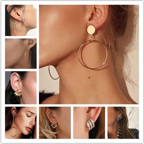 2020 New Fashion Charm Gold Color Geometric Stud Earring Romantic Love Earrings Womens Fashion oorbellen Jewelry Accessories