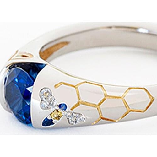 Huitan New Trendy Gorgeous Women Ring Gold Color Leaf Bow Dragonfly Pattern Luxury Laid Solitaire Blue Zircon Statement Jewelry