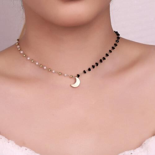 SEVEN PLUS Chokers On The Neck