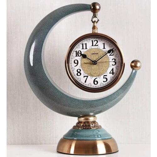 European Seat Clock, Table Clock, Fashion Creative Clock, Living Room Wine Cabinet Decoration, Household Quartz Clock