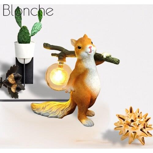 Cartoon Carrying Fruit Squirrel Resin Table Lamp Italian Design Nordic Childrens Princess Room Bedside Cute Decorative Lamp