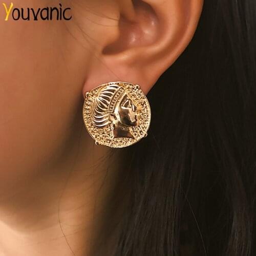 Youvanic Vintage Gold Carved Portrait Queen Coin Earrings Face Medal Dangle Drop Earring For Women Female Jewelry Brincos 1356