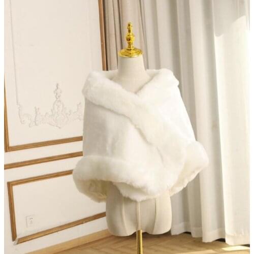 Bridal Fur Shawl Cape Bridal Wrap Wedding Fur Shrug White Wedding Faux Fur Shawl Bridal Fur Wrap Faux Fur Wrap Bridesmaids Fur S
