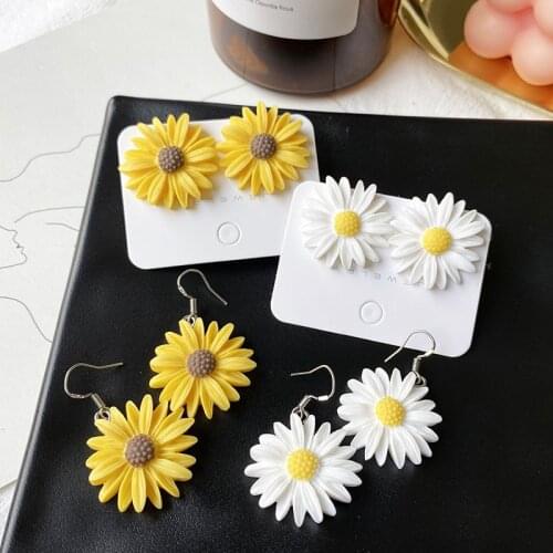 1Pair Drop Earring Small Daisy Flower Stud Earrings For Women New Fashion Sweet Earrings Wholesale Jewelry