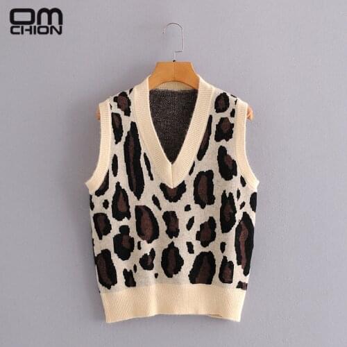 OMCHION V Neck Knitted Pullover 2021 Spring College Style Leopard Student Sweater Vest Women Casual Chic Korean Sweater BN47