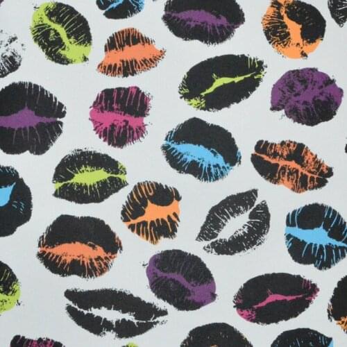 Beibehang KTV bar nightclub box wallpapers color lip print lipstick print mouth print sofa bar background wallpaper Roll decor