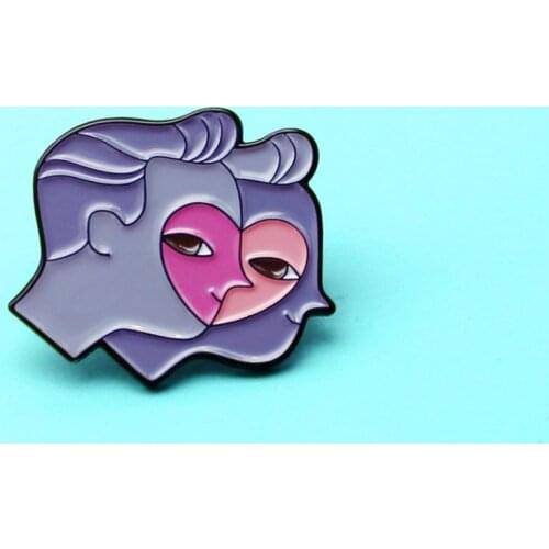 Fashion Lover Smile Face Enamel Brooch Women and Men face Kiss Brooches Pins Alloy Button Person Party Jewelry Gift Wholesale