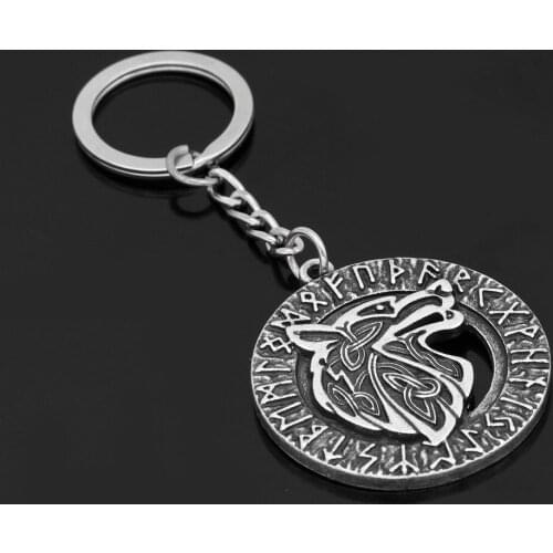 New Vintage Viking Rune Wolf Keychain Nordic Pirate Celtic Wolf Head Amulet Men Vegvisir Alloy Pendant Keyring Accessories