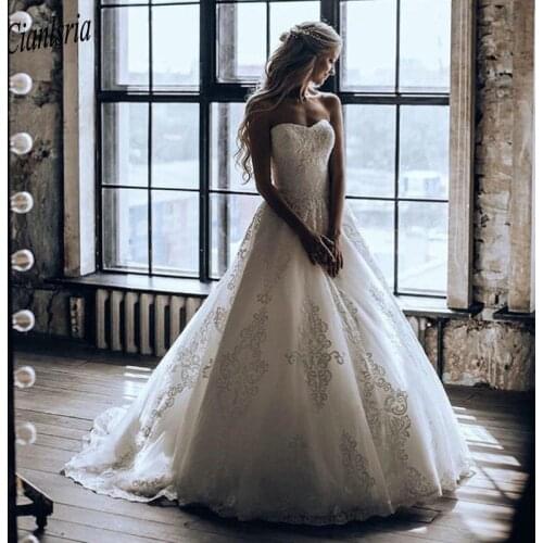 Luxury Princess Wedding Dresses Vintage Appliqued A-line Wedding Gowns Elegant Sweetheart Vestidos De Noiva Sweep Train