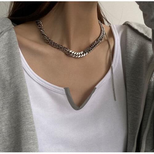 Fashion Unisex Cuban Chain Men Trendy Necklace Hip Hop Clavicle Chain Jewelry Women Sweater Chain Rock Chokers Luxury Necklace