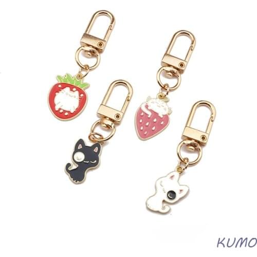 Cute Cartoon Key Chain Kawaii Cat Strawberry Alloy Accessories Pendant Car Girl Bag Keyring Key Chains Couple Gift