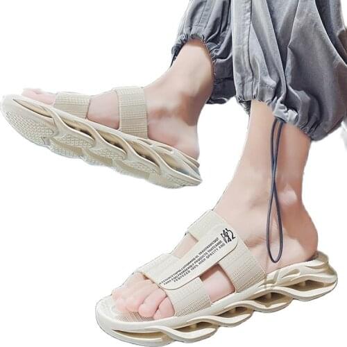 Mens Sandals 2021 Male Outside Summer Fashion Wear Slippers Web Celebrity Outdoor Leisure Summer Super Beach Slippers Sandals