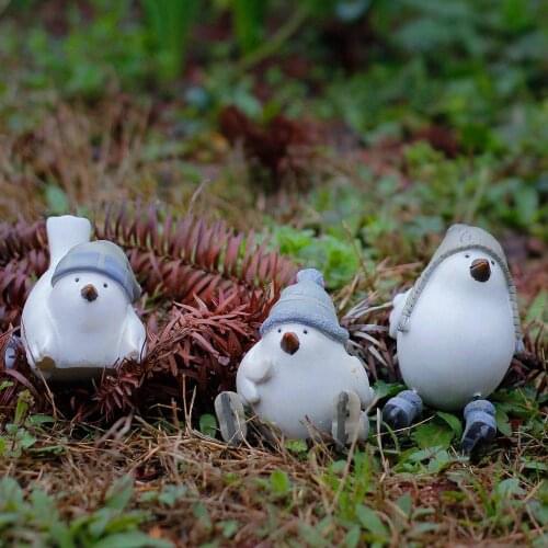 Statue Sculpture Resin White Skating Chicken Landscape Ornaments Garden