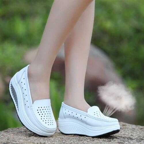 Summer 2021 Womens Shoes Genuine Leather Breathable Shoes Swing Female Shoes Platform Nurse Work Shoes