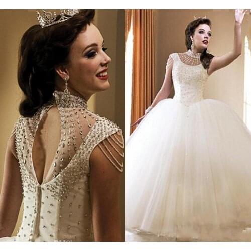 New Crystals Beaded Ball Gown White Tulle Quinceanera Dresses 2020 Capped Sleeve Keyhole Back Girls Prom Dress