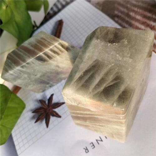 Natural Moonstone Polishing Labradorite Palm Stone Luminous Feldspar Irregular Shaped Furnishing Decoration