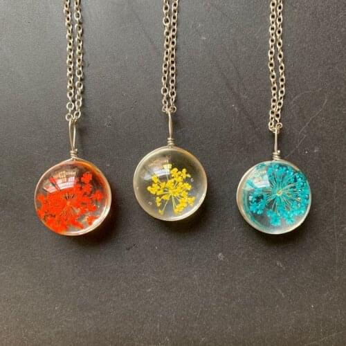 Natural Gypsophila Plant Dried Flowers Neck Decoration Glass Ball Shape Necklace Ornament Metal Chain