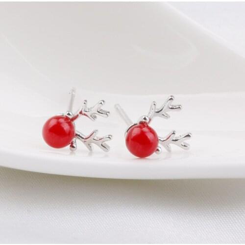 Elk Pearl Stud Earrings For Women Korea Fashion Simple Temperament New Trend Hot Sale Student Animal Christmas Jewelry Wholesale