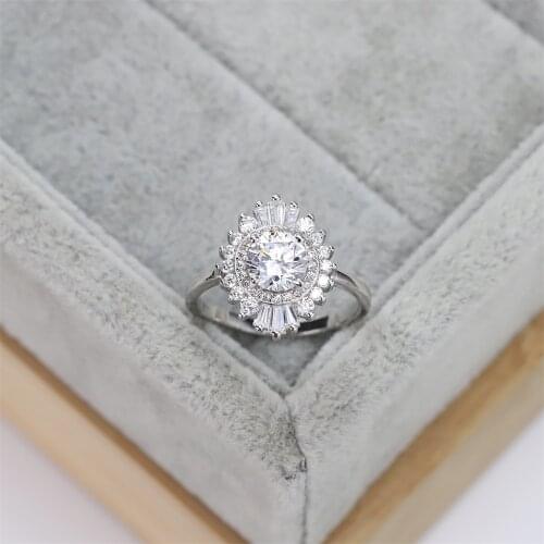 Best selling European and American S925 silver fashion wedding ring snowflake zircon round crystal luxury jewelry womens gifts