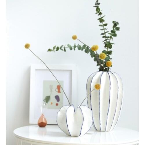 Nordic Simple White Creative Star Fruit Shape Ceramic Vase Home Living Room Decoration Dried Flowers Hydroponic Soft Accessories