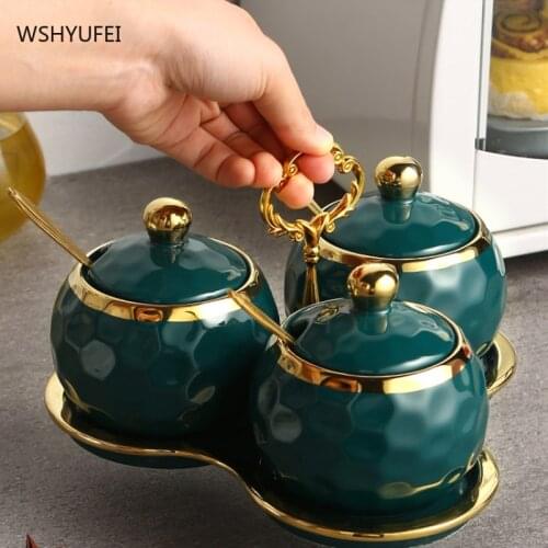 Retro Luxury Ceramic Sealed Seasoning jar with lid Pepper Storage Bottle container Storage Bottle Kitchen supplies gift