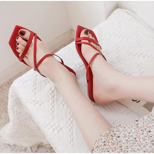 Hot Summer Women Slippers Woman Flat Square Toe Womens Cross Tie Flip Flops Ladies Beach Shoes Female Outdoor 2021 New Fashion