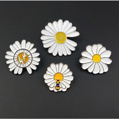 Fashion Daisy Flower Enamel Cartoon Pins Brooches Badges Bags Kids Metal Pin Jewelry Gifts Brooch DIY Clothes Hat backpack