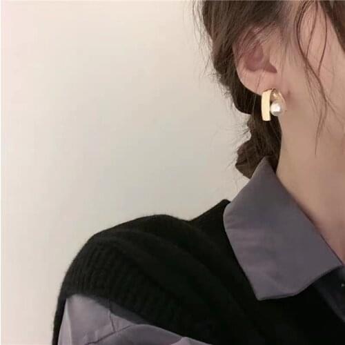 YAOLOGE For Women Gold Color Arc Pearl Stud Earrings Geometric Alloy Earrings 2021 Trend Party Fashion Jewelry Brincos Wholesale