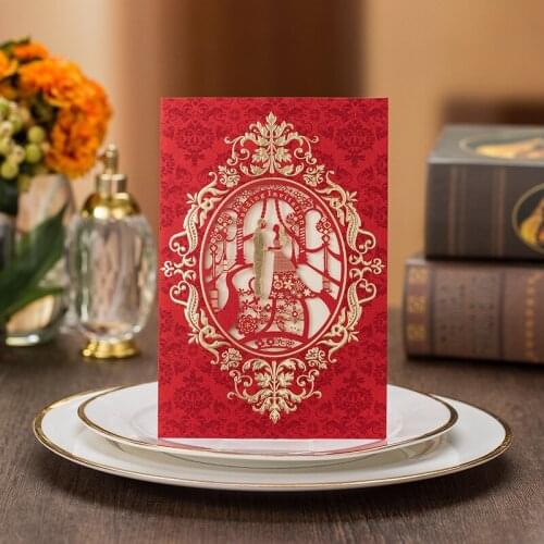 20 pieces/lot) Bride & Groom In Church Wedding Invitation Gold Foil Floral Traditional Overseas Chinese Red Marriage Card IC105