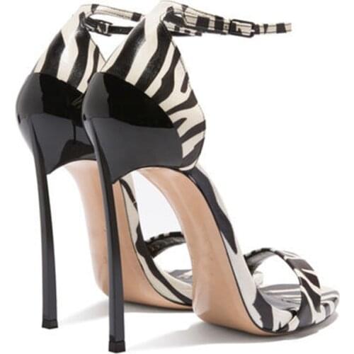 The new summer 2020 womens sandals cocktail glass stiletto stripe open-toe low-top bag and buckled print sandals