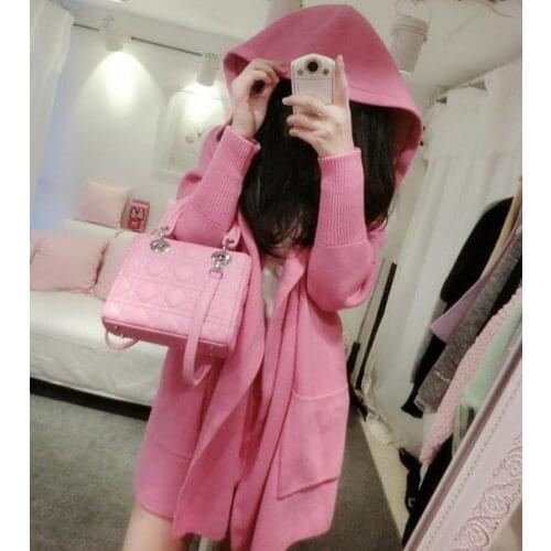 Lihuaque Woman's Sport Customs