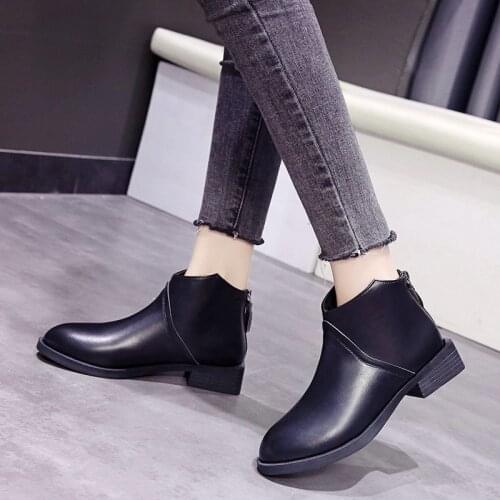 Martin Boots Womens 2020 New British Fashion Ins Net Red Locomotive Boots European and American Simple Black Martin Shoes