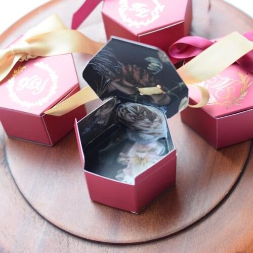 New Customized Wine Red Creative Marbling Style Candy Boxes Wedding Favors Decoration Party Supplies Baby Paper Thanks Gift Box
