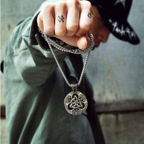 Retro Punk Men Irish Celtics Trinity Love Knot Round Triquetra Pendant Stainless Steel Necklaces for Men Boys Hip Hop Jewelry