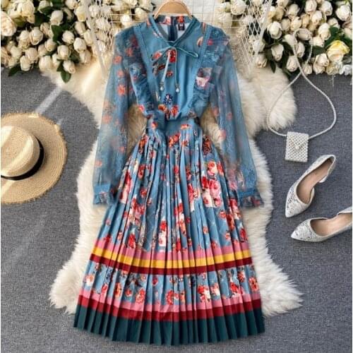 Dress 2021 new autumn and winter design sense lace long-sleeved ruffled slim printed pleated skirt